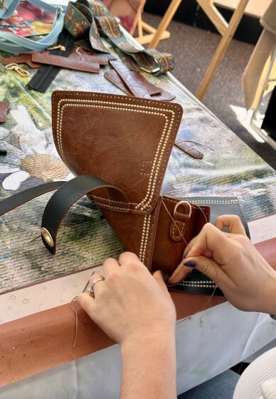 Classic British Style Leather Bag Making Workshop（2.5hrs）